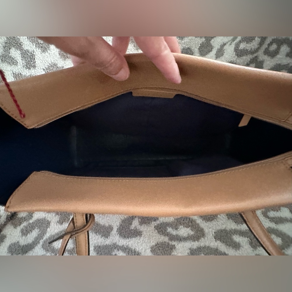 Tory Burch Tan Shoulder Bag - Picture 4 of 9